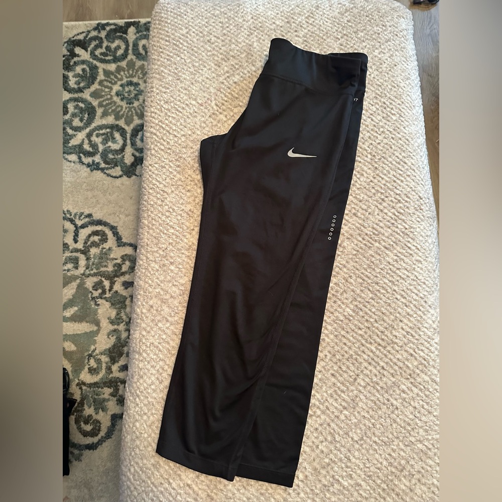 Nike Cropped Leggings